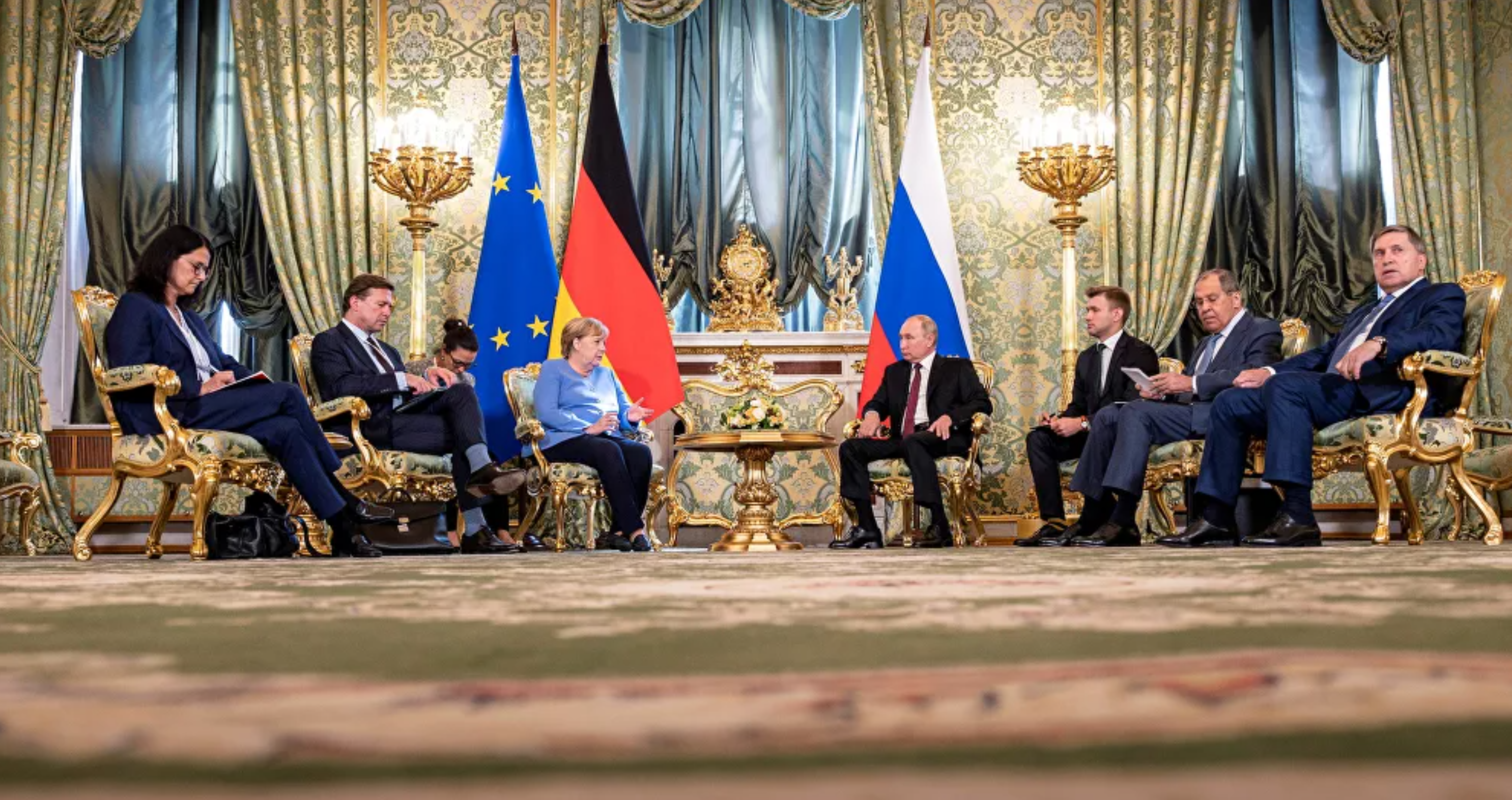 Переговоры о мире с германией. Переговоры Путина и Меркель. Встреча Путина и Меркель в Германии.
